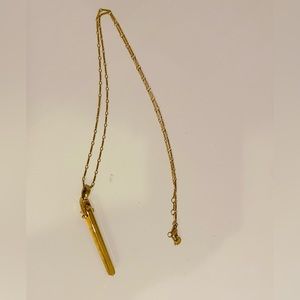 Stella and Dot rebel pendant necklace